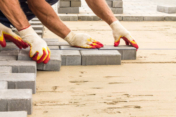 Best Driveway Paving Contractor  in Hutchinson, KS