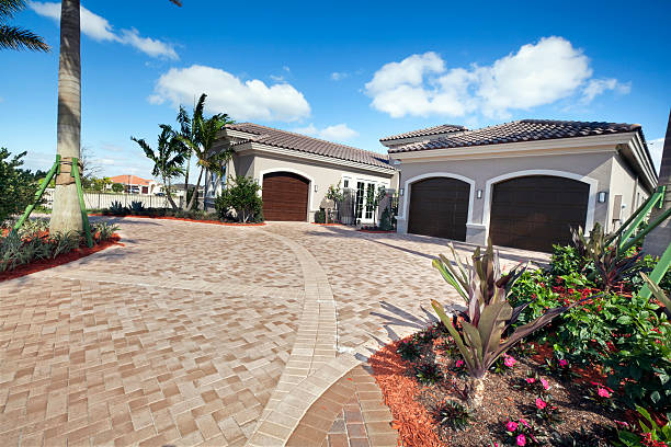 Best Professional Driveway Pavers  in Hutchinson, KS